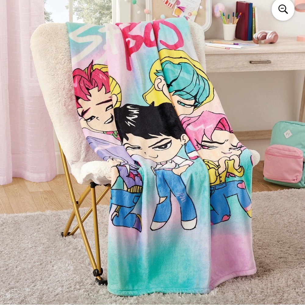 Netflix K-Pop Demon Hunters “Saja Boys” Silk Touch Throw